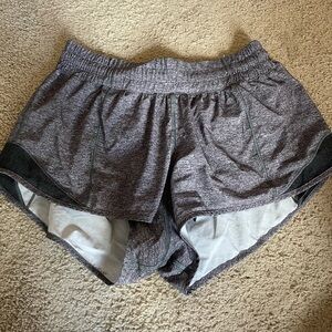 Lululemon Hotty Hot Low-Rise Lined Short 2.5”